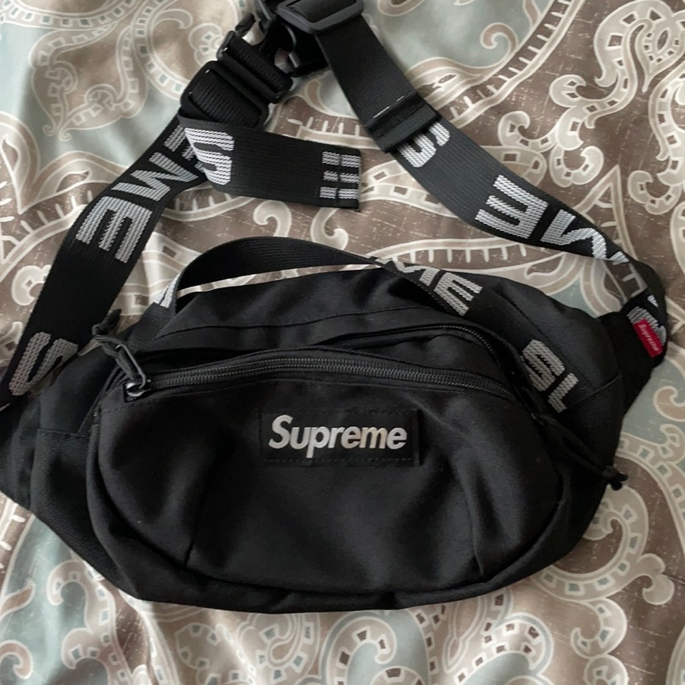 Authentic Supreme SS18 Waist Bag Black Great Condition